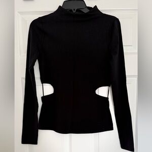 New Kendall & Kylie black CutOut Shirt